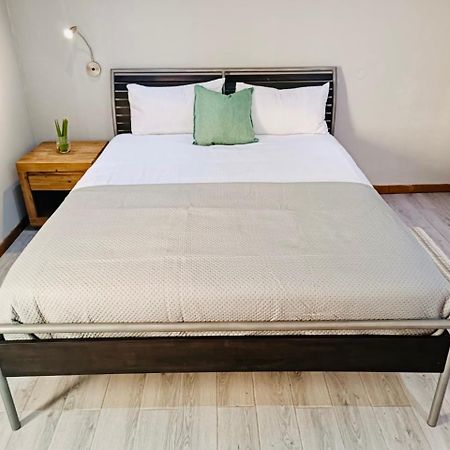 Northern Oasis Hotel Oshakati ภายนอก รูปภาพ
