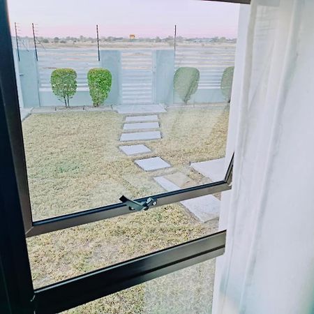Northern Oasis Hotel Oshakati ภายนอก รูปภาพ